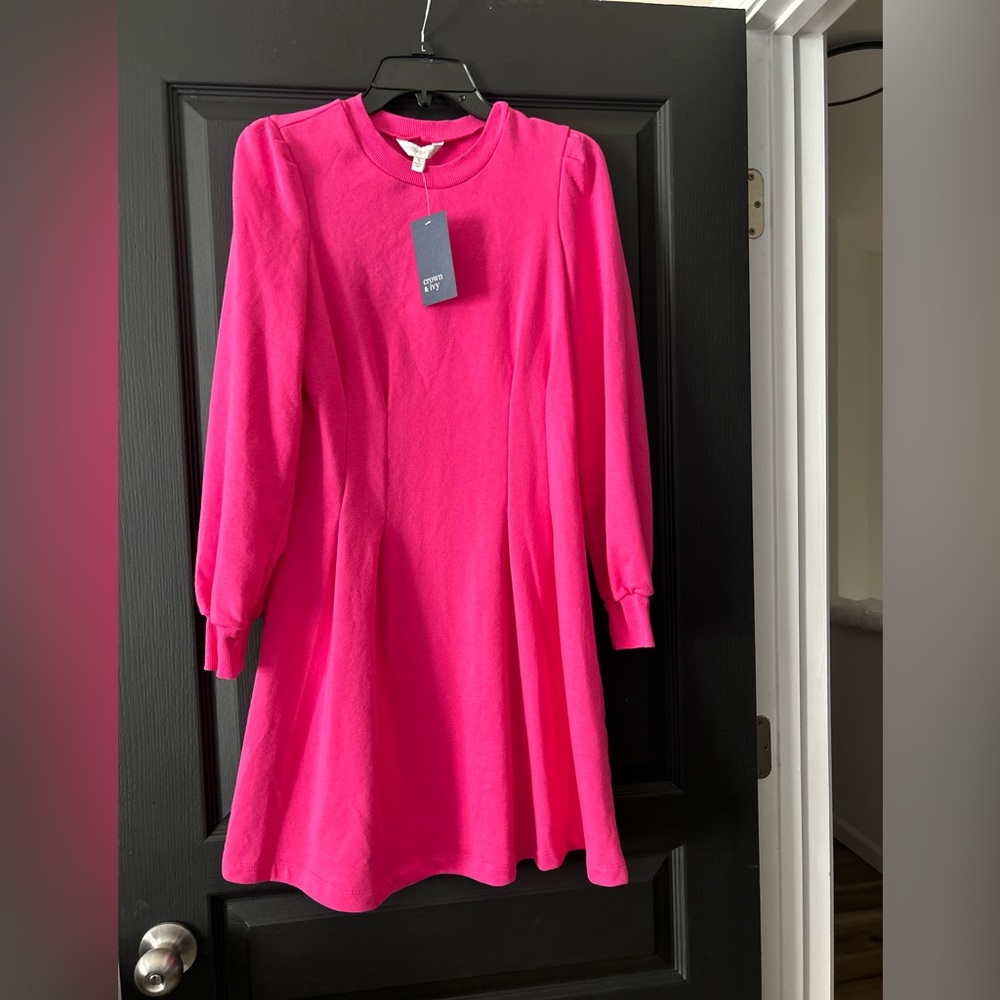 “FREE GIFT”/“NWT” CROWN & IVY FRENCH TERRY DRESS